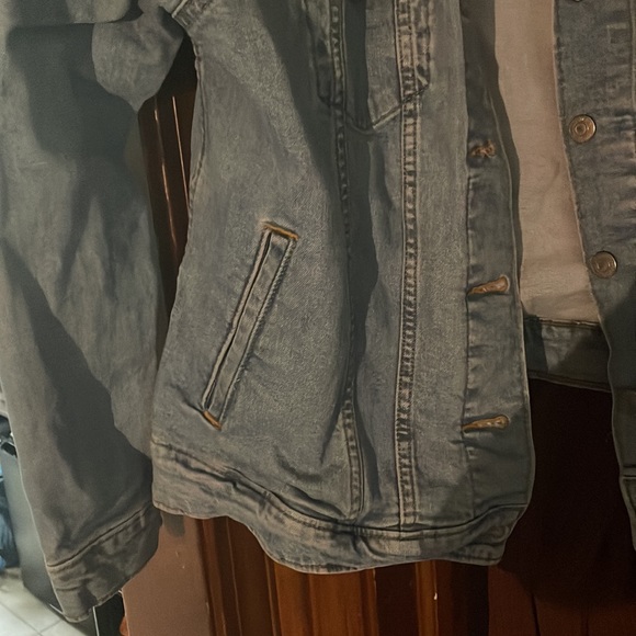 New without tags Levi Jean jacket - Picture 4 of 6